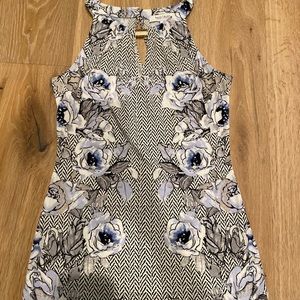 White House Black Market tank